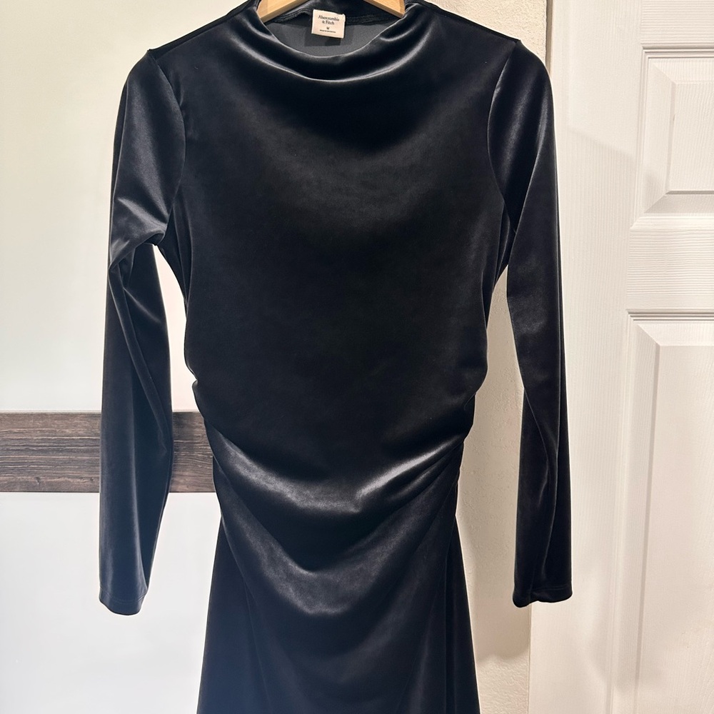 Abercrombie & Fitch Black Velvet Long Sleeve Dress